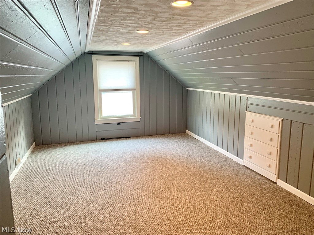 1633 Lander Road Cleveland, OH 44124 - Photo 13 of 32