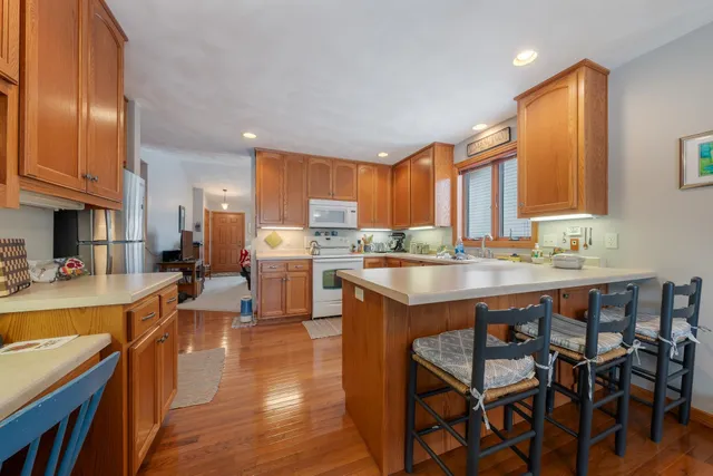 $319,900 | 1579 Pond View Drive, Neenah, WI 54956