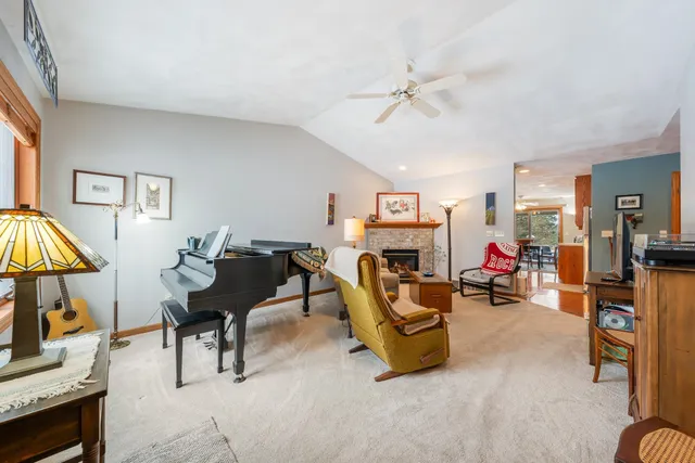 $319,900 | 1579 Pond View Drive, Neenah, WI 54956