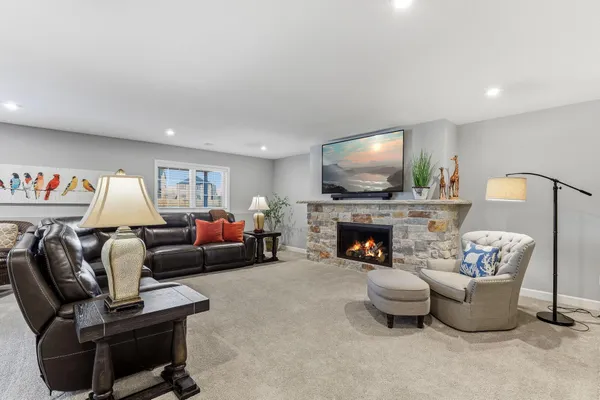 $699,999 | 106 Maple Terrace, Waconia, MN 55387