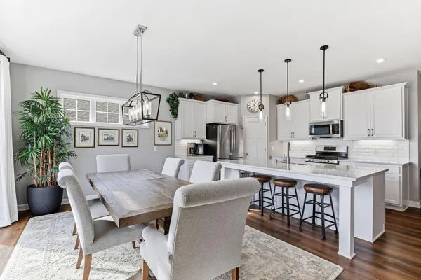 $699,999 | 106 Maple Terrace, Waconia, MN 55387