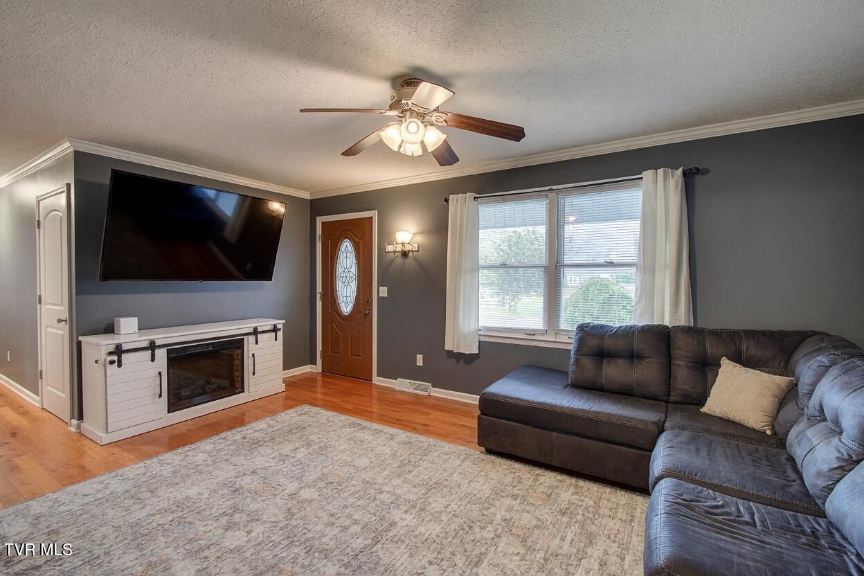 126 Clay Little Road Elizabethton, TN 37643 - Photo 9 of 29 9