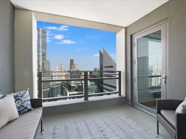 $1,235,000 | 130 North Garland Court, Unit 5101, Chicago, IL 60602