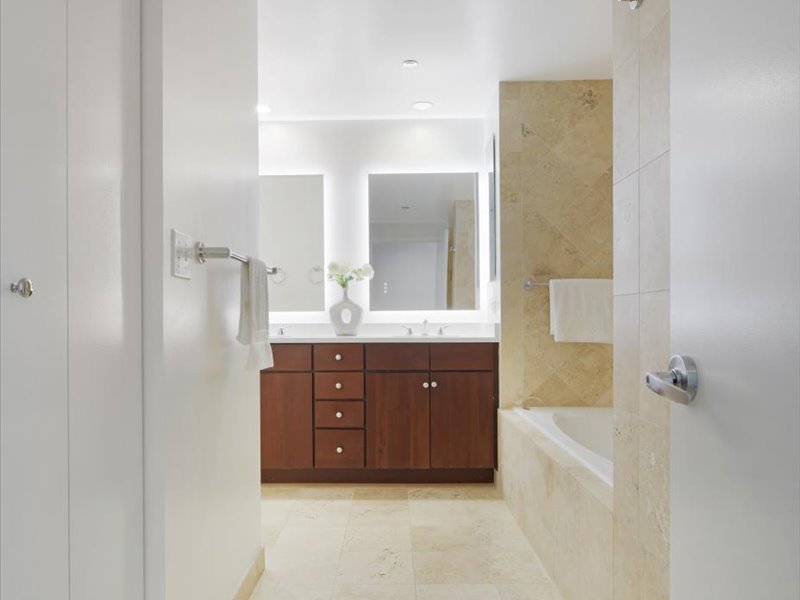 130 North Garland Court, Unit 5101 Chicago, IL 60602 - Photo 18 of 43