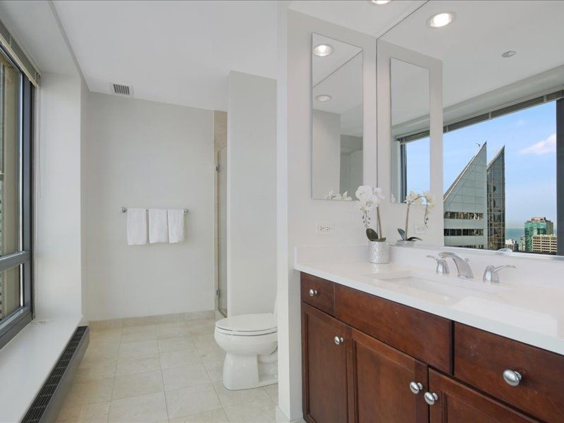 130 North Garland Court, Unit 5101 Chicago, IL 60602 - Photo 24 of 43