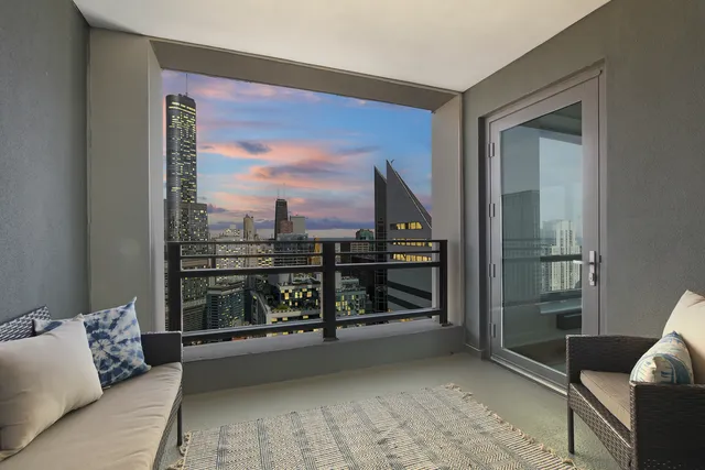 $1,235,000 | 130 North Garland Court, Unit 5101, Chicago, IL 60602