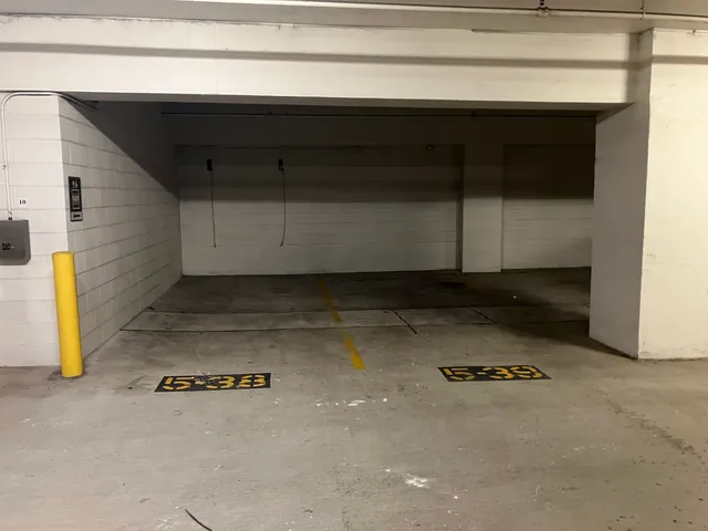 $1,235,000 | 130 North Garland Court, Unit 5101, Chicago, IL 60602