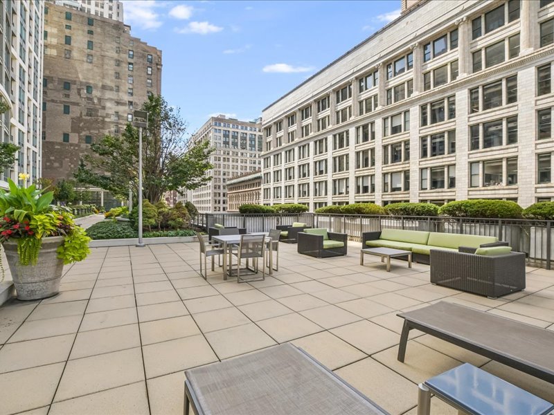 130 North Garland Court, Unit 5101 Chicago, IL 60602 - Photo 35 of 43