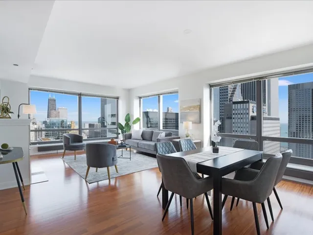 $1,235,000 | 130 North Garland Court, Unit 5101, Chicago, IL 60602