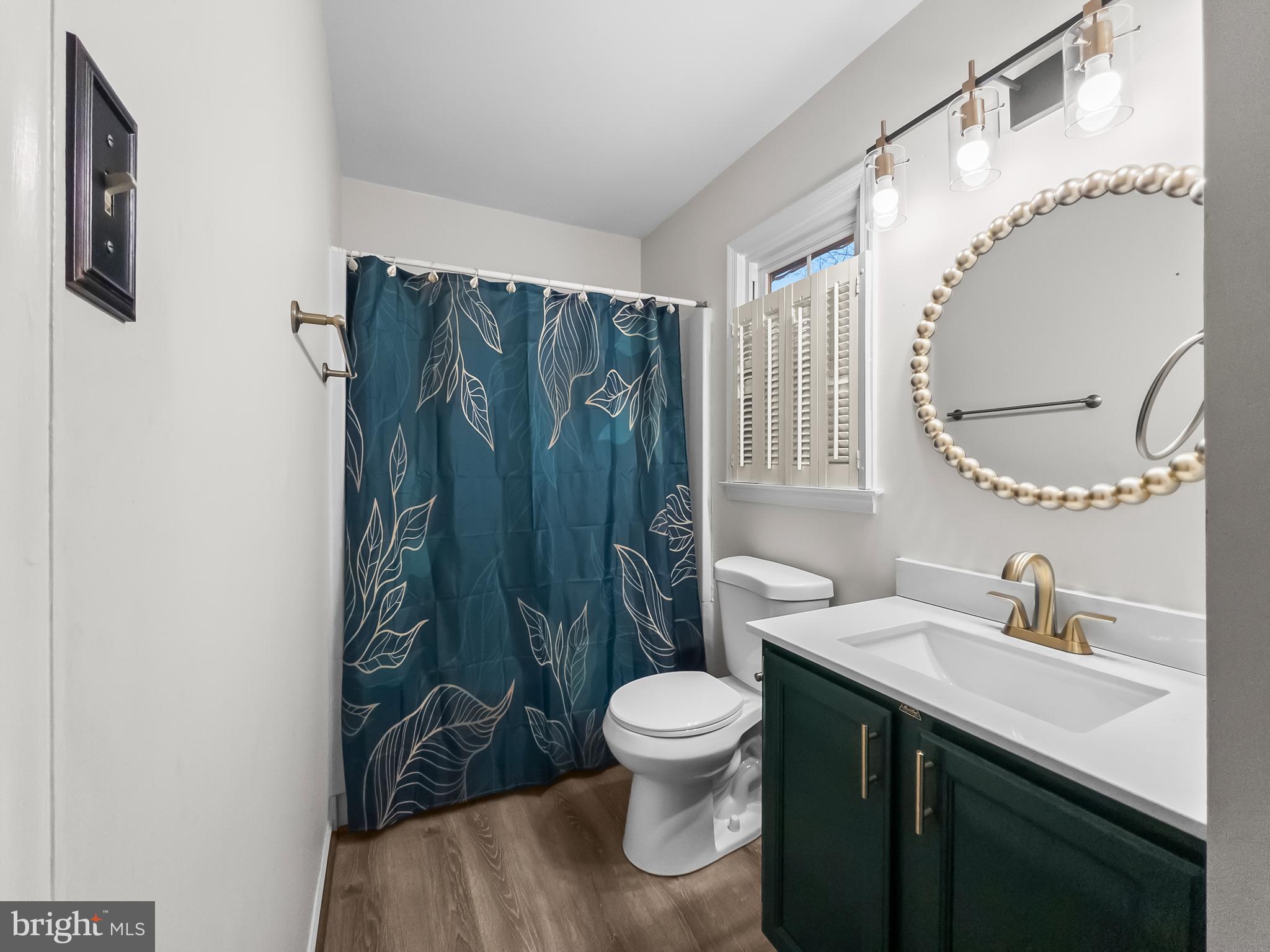 6586 Hemlock Point Road New Market, MD 21774 - Photo 10 of 19 Full bath on main level.