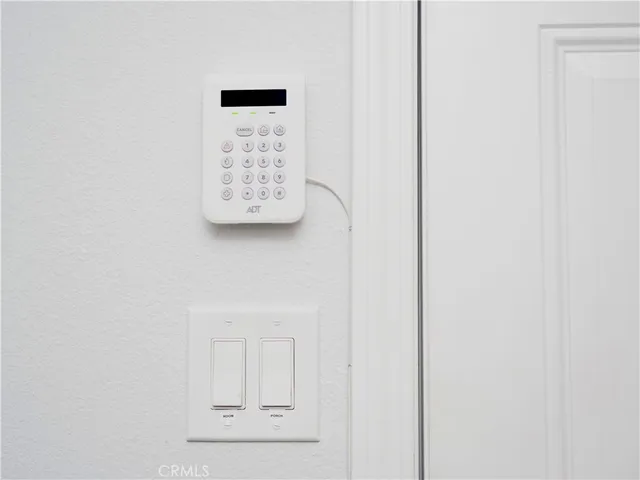 $1,499 | 1220 West 56th Street, Los Angeles, CA 90037