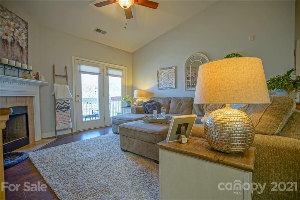 16722 Amberside Road East Cornelius, NC 28031 - Photo 4 of 38
