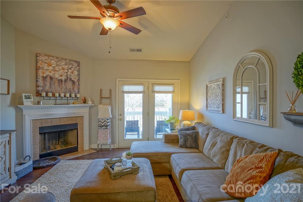 16722 Amberside Road East Cornelius, NC 28031 - Photo 5 of 38
