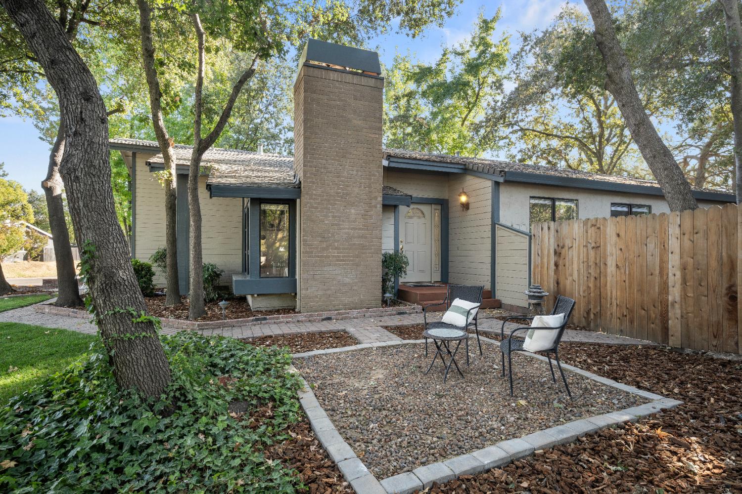 6427 Wittenham Way Orangevale, CA 95662 - Photo 5 of 51 a view of a house with backyard and sitting area
