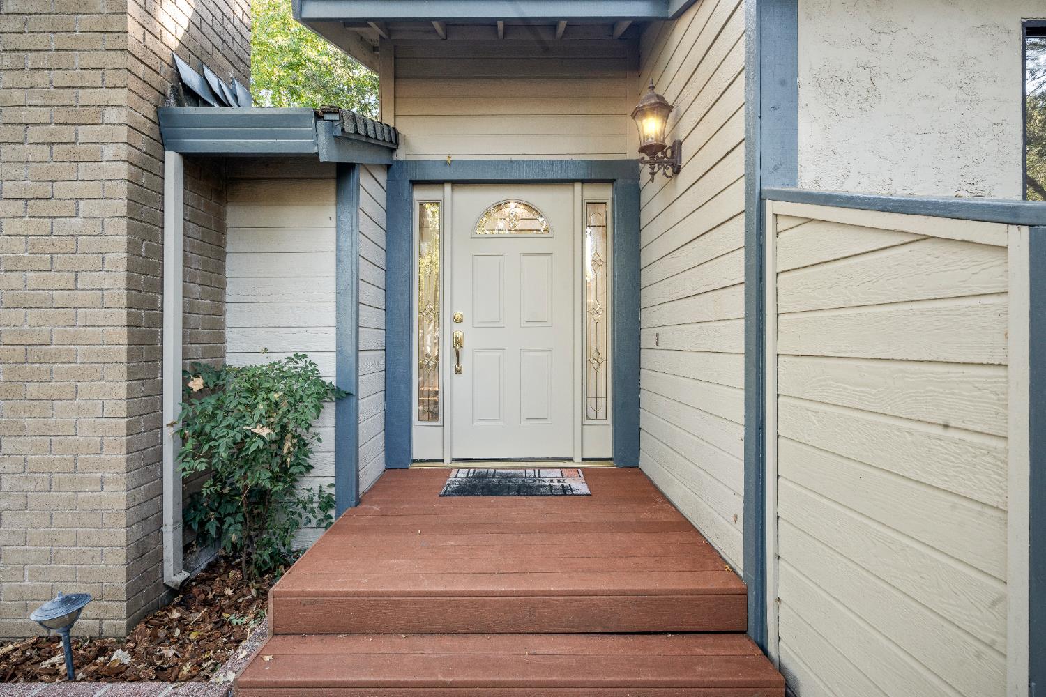 6427 Wittenham Way Orangevale, CA 95662 - Photo 6 of 51 a entryway view with a outdoor space