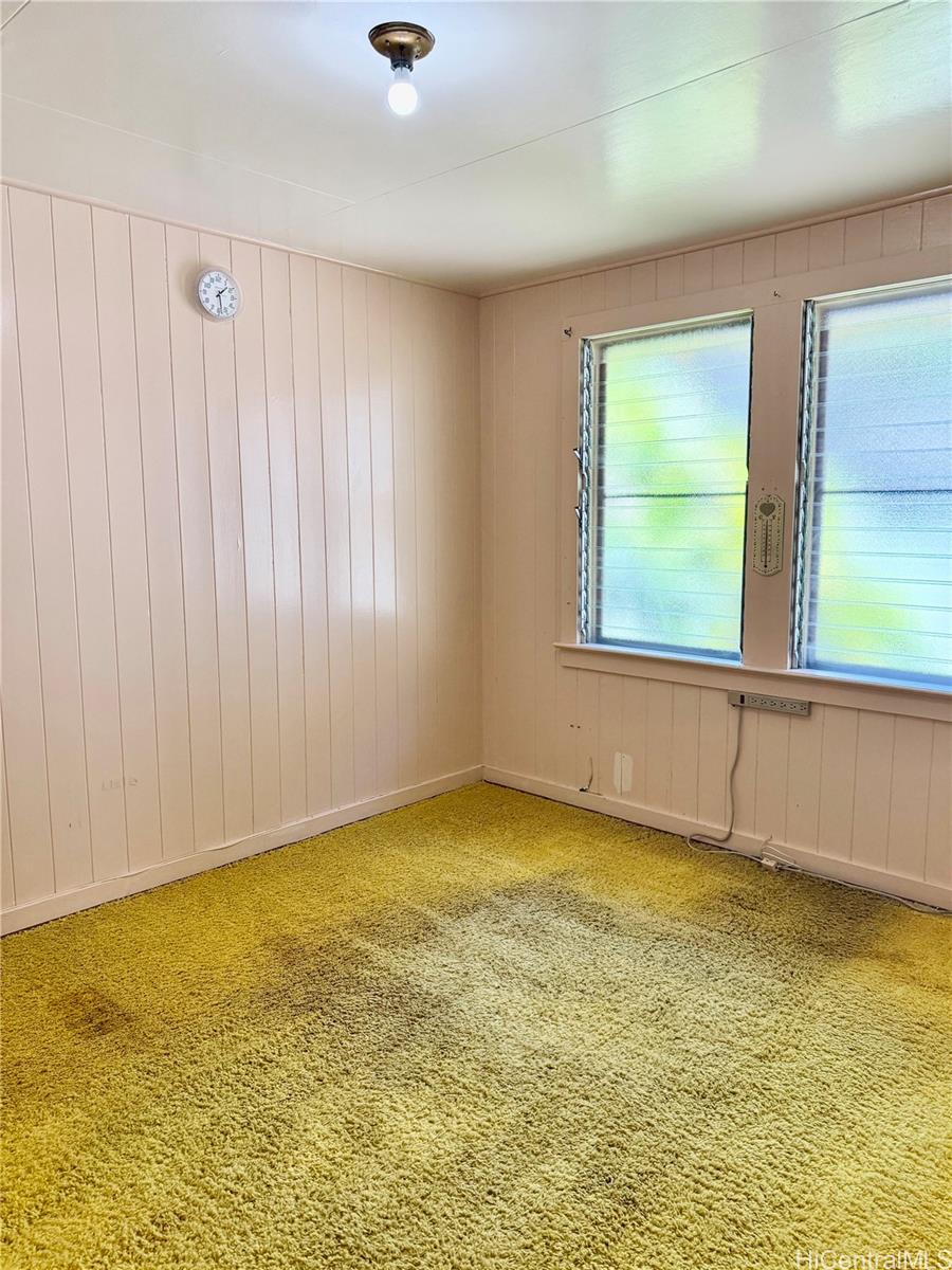 2816 Booth Road Honolulu, HI 96813 - Photo 10 of 17 a view of an ocean & blue window