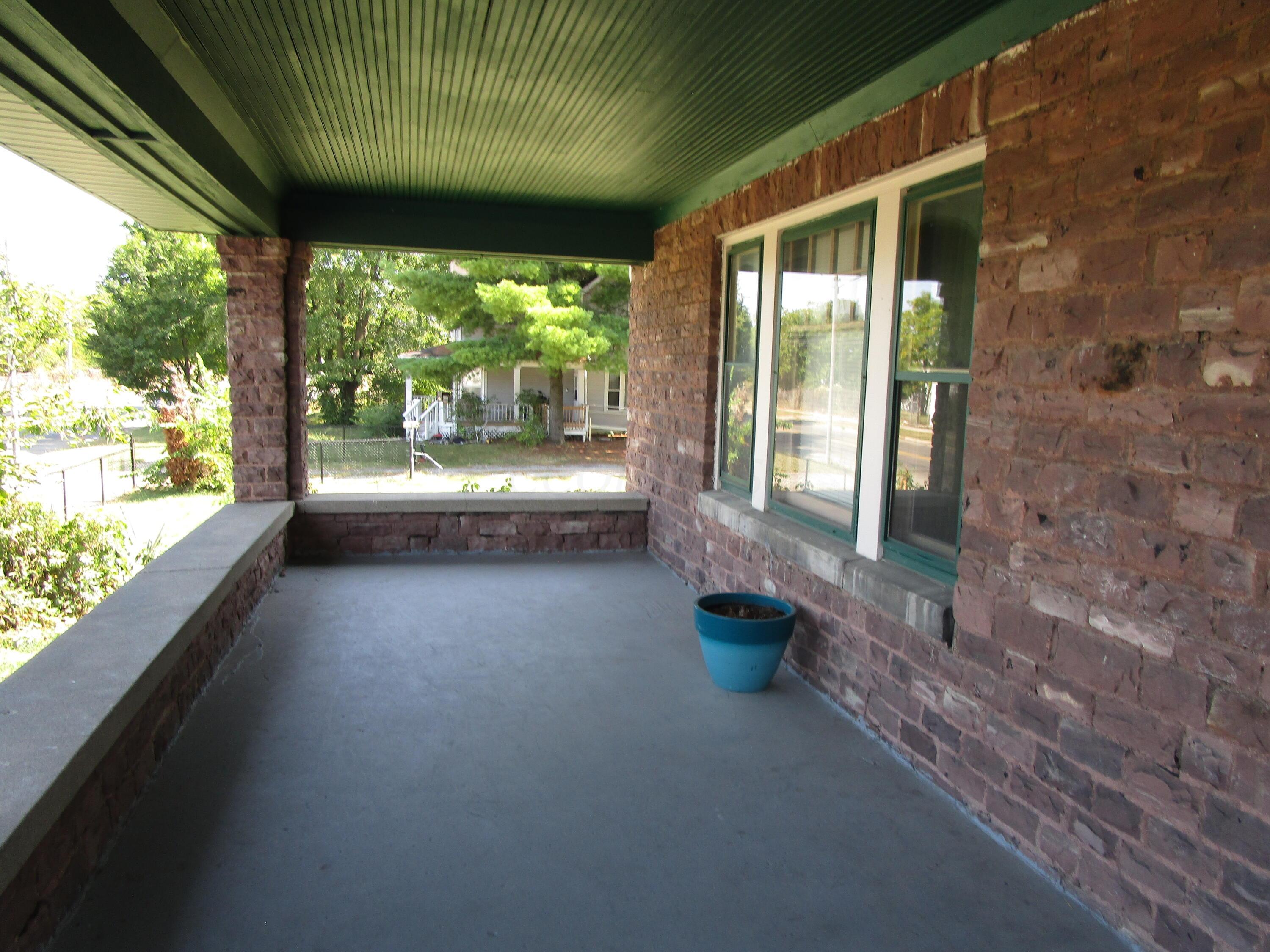 1311 Kenton Street Springfield, OH 45505 - Photo 2 of 42 Huge Front Porch
