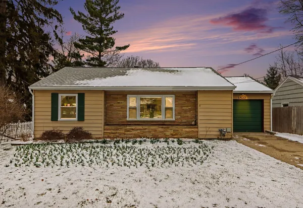 $215,000 | 1527 Kingston Avenue, Kalamazoo, MI 49001