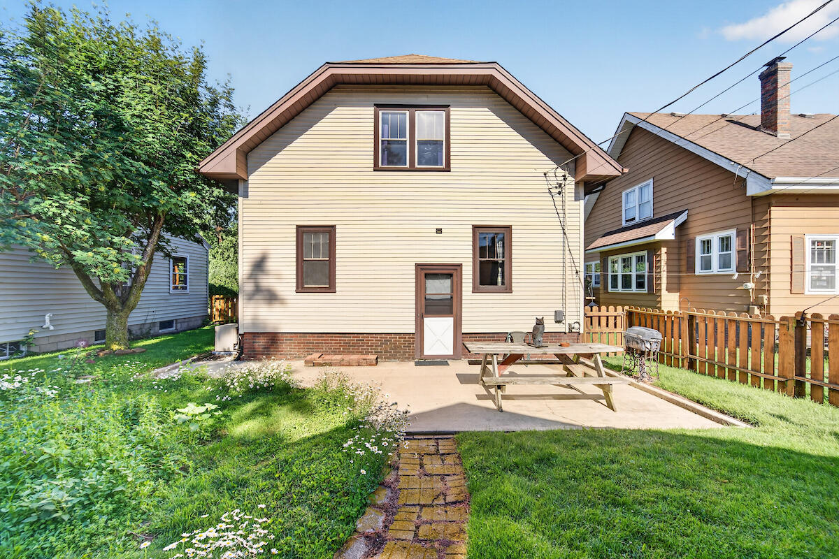 1127 Jefferson Street Racine, WI 53404 - Photo 20 of 21 Exterior