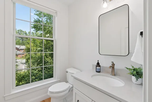 $825,000 | 149 Main Street, Unit 7, Yarmouth, ME 04096