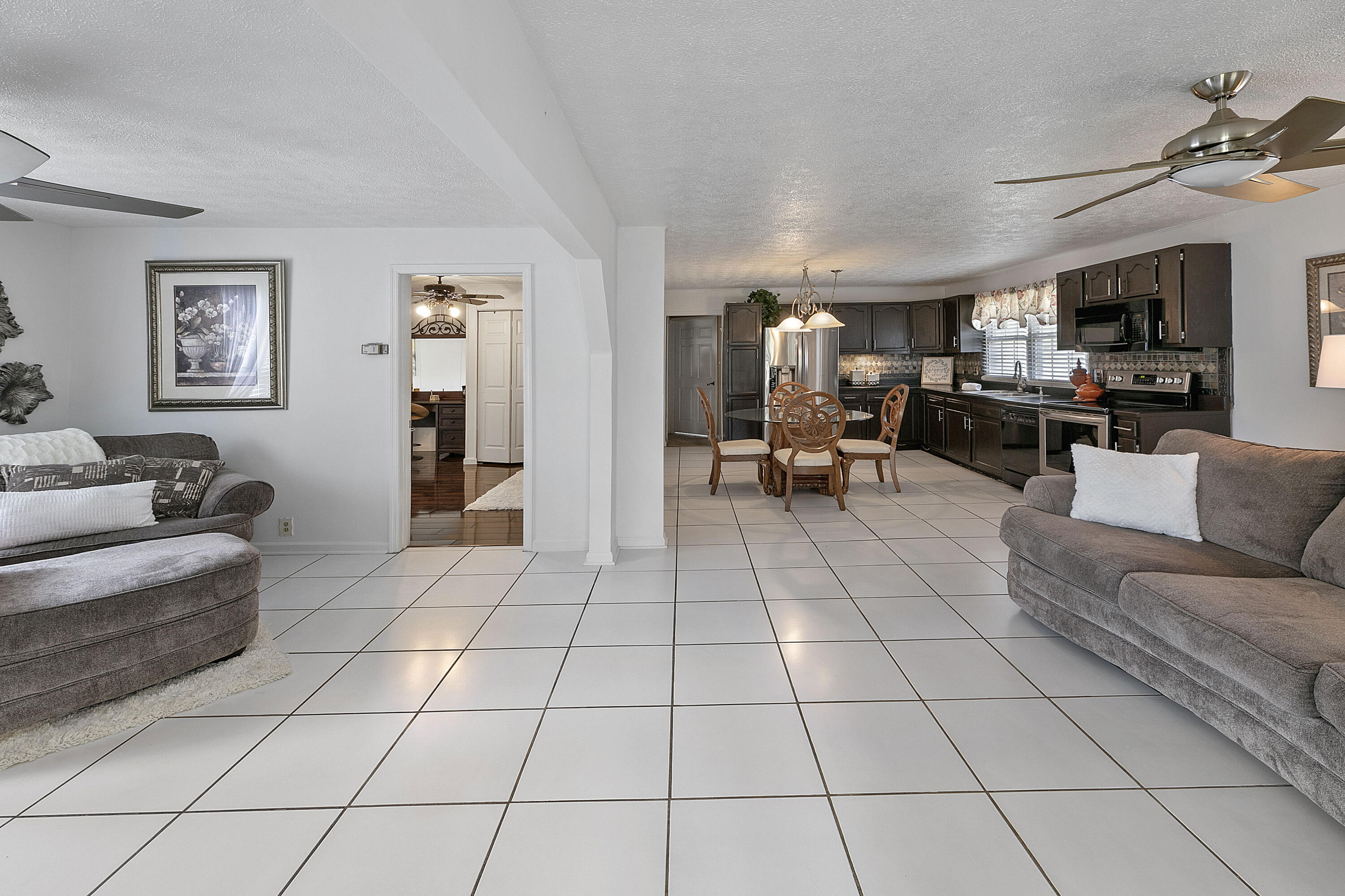 8123 Bell Road Knoxville, TN 37938 - Photo 4 of 20 Welcome Home!