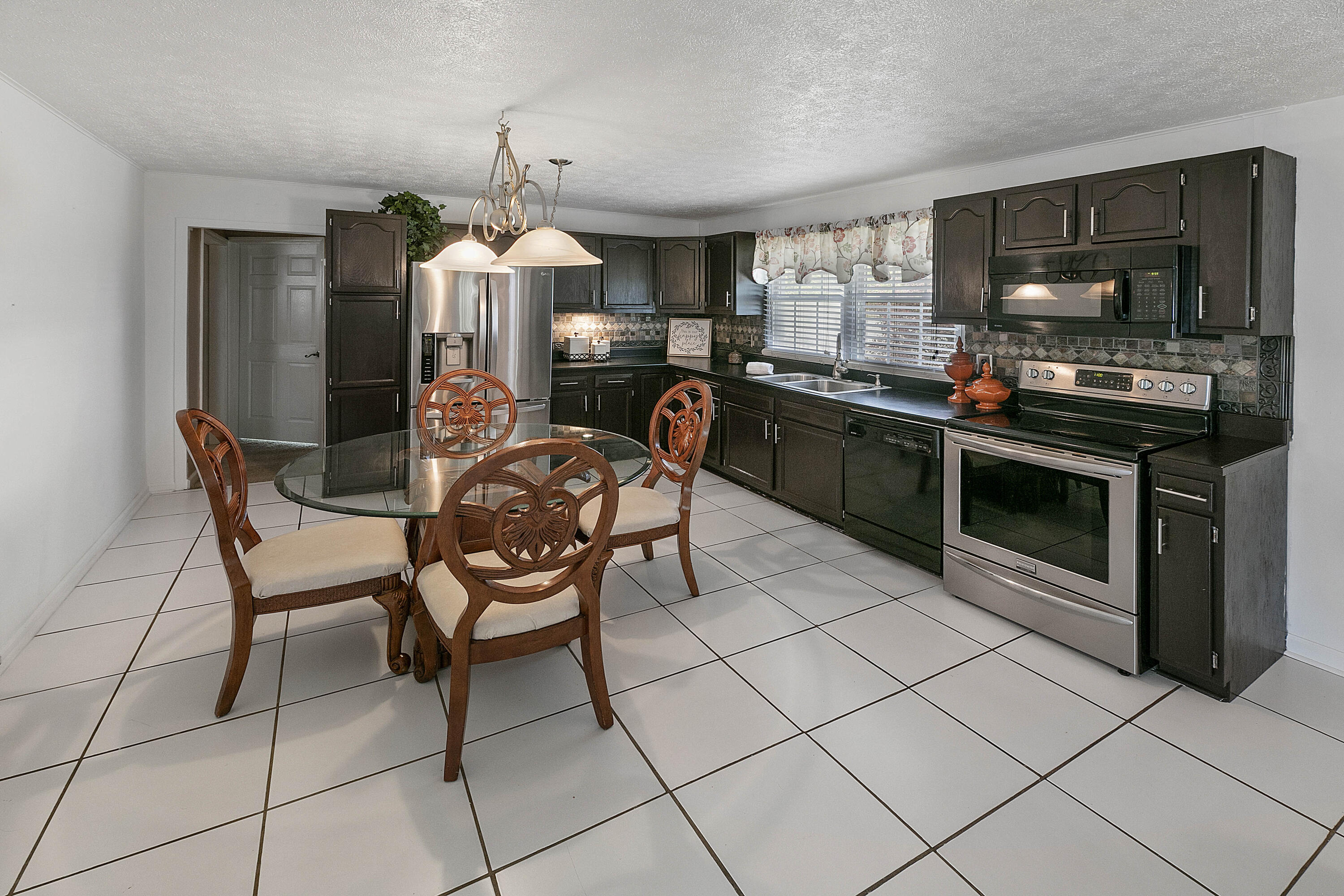 8123 Bell Road Knoxville, TN 37938 - Photo 5 of 20 Kitchen