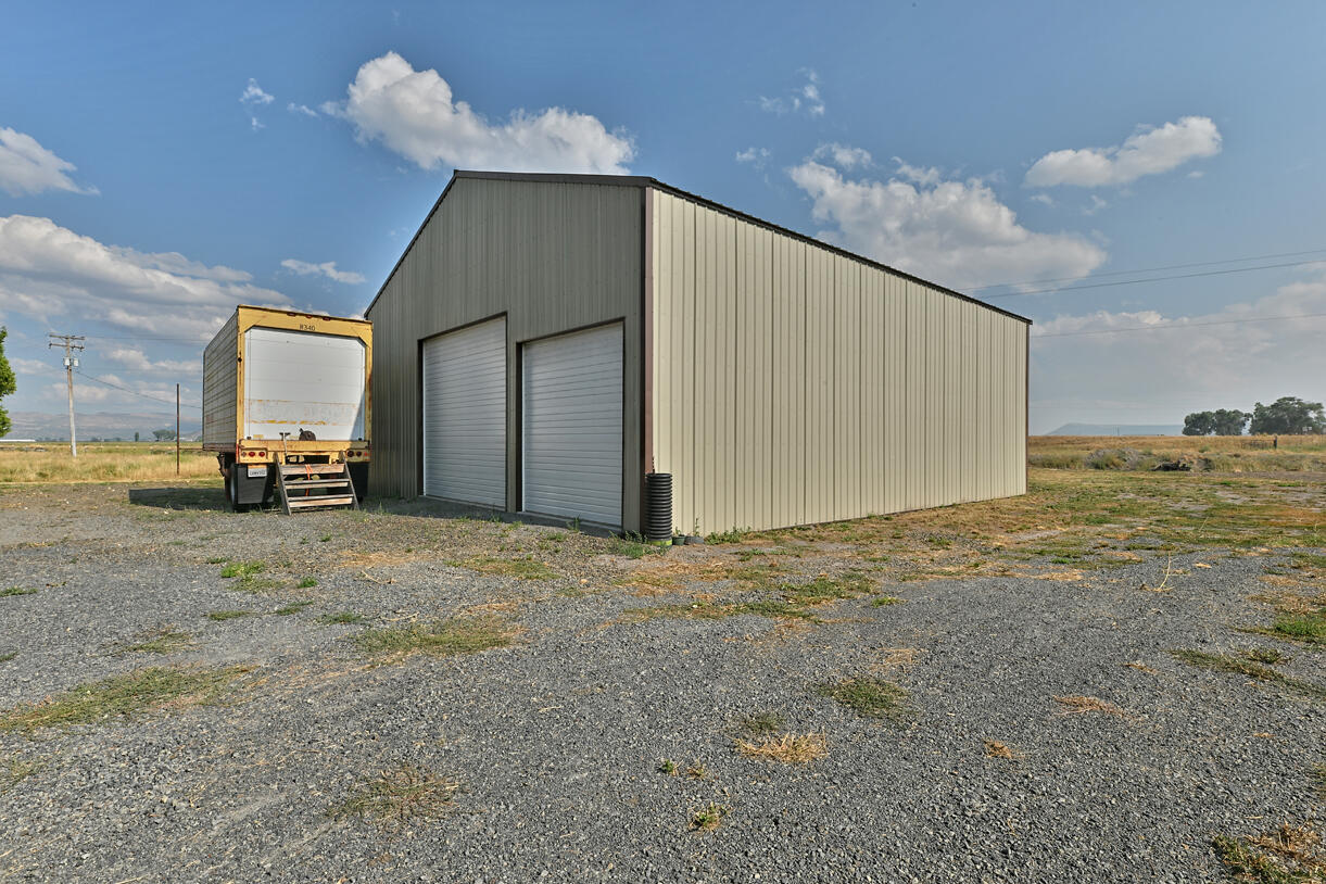 9151 Springlake Road Klamath Falls, OR 97603 - Photo 5 of 32 DSC_7205