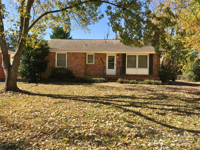 $1,800 | 4820 Amity Place, Charlotte, NC 28212