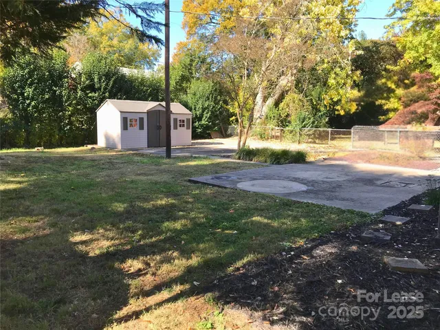 $1,800 | 4820 Amity Place, Charlotte, NC 28212