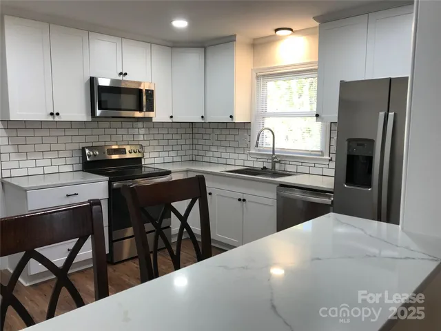 $1,800 | 4820 Amity Place, Charlotte, NC 28212