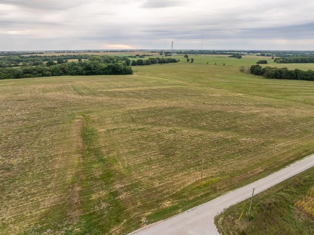 $169,500 | 5 Southeast 1151st Road, Windsor, MO 65360