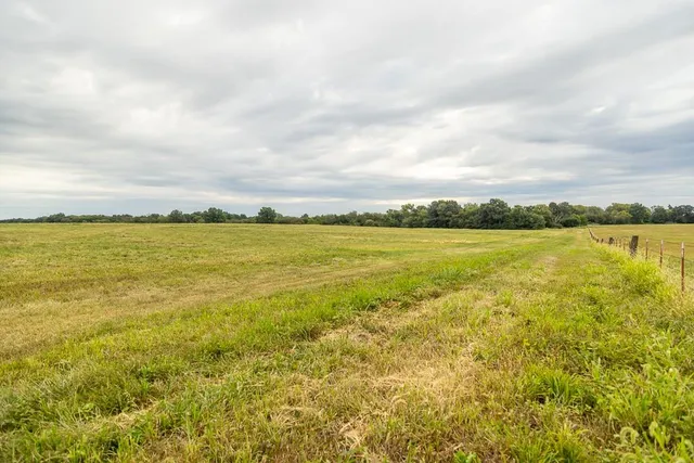 $169,500 | 5 Southeast 1151st Road, Windsor, MO 65360