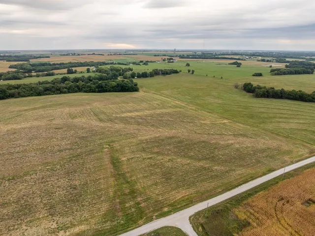 $169,500 | 5 Southeast 1151st Road, Windsor, MO 65360