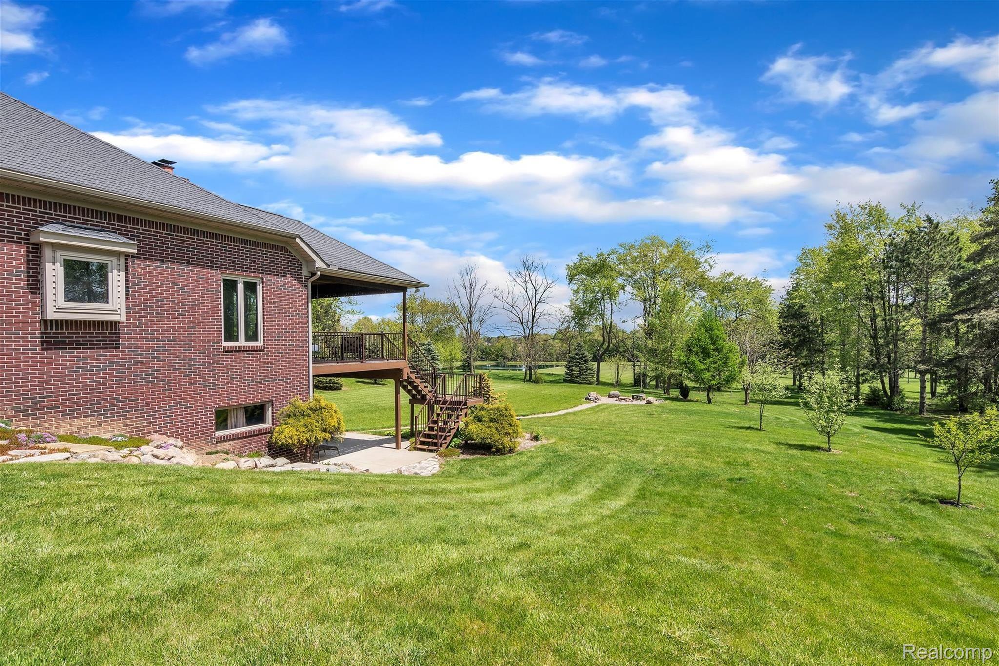 5786 South Weed Road Plymouth, MI 48170 - Photo 46 of 55 South side of house view