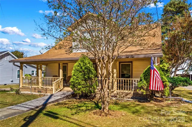 a view of outdoor space yard and patio