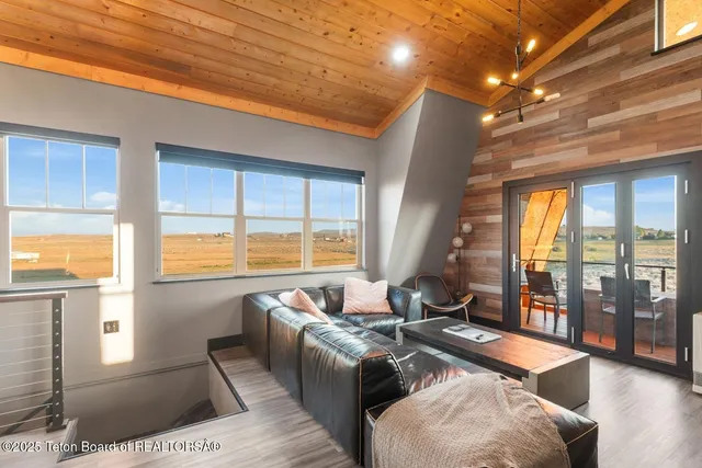 $615,000 | 2 West Geronimo Lane, Pinedale, WY 82941