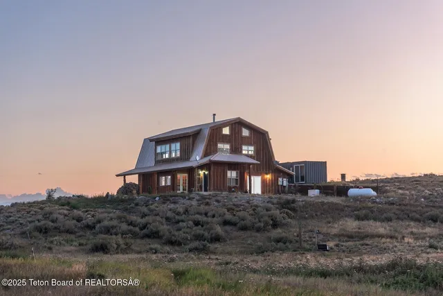 $615,000 | 2 West Geronimo Lane, Pinedale, WY 82941