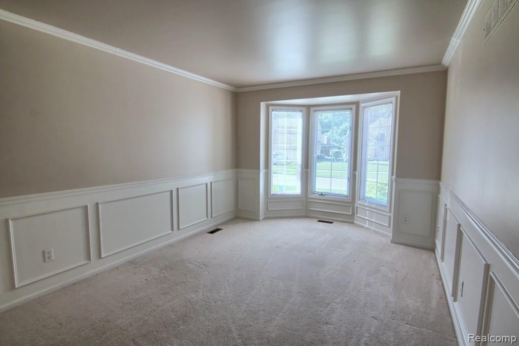 375 Jonathan Drive Rochester, MI 48307 - Photo 12 of 30 Library.jpg