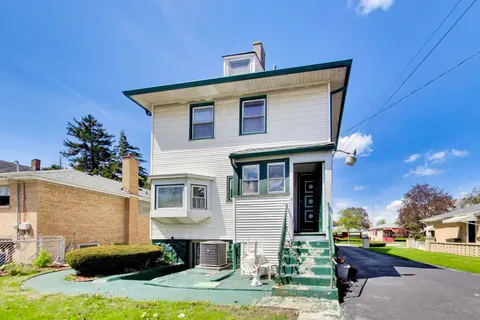 $225,000 | 411 South 16th Avenue, Maywood, IL 60153
