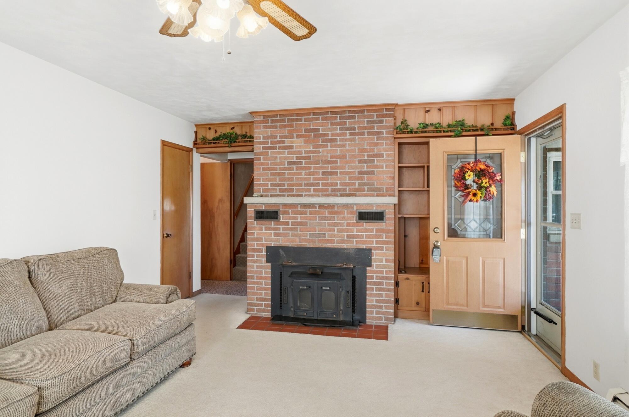 6585 Ottawa Road Lima, OH 45807 - Photo 2 of 50 Living Room