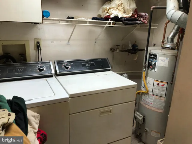 a close up view of washer and dryer