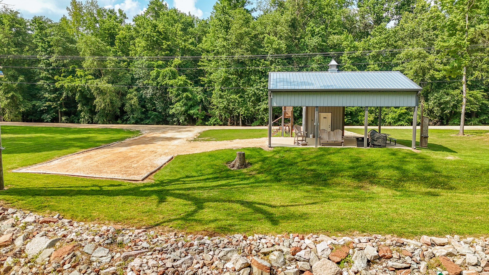 1820 Pinhook Road Savannah, TN 38372 - Photo 17 of 57 a view of a house with a yard