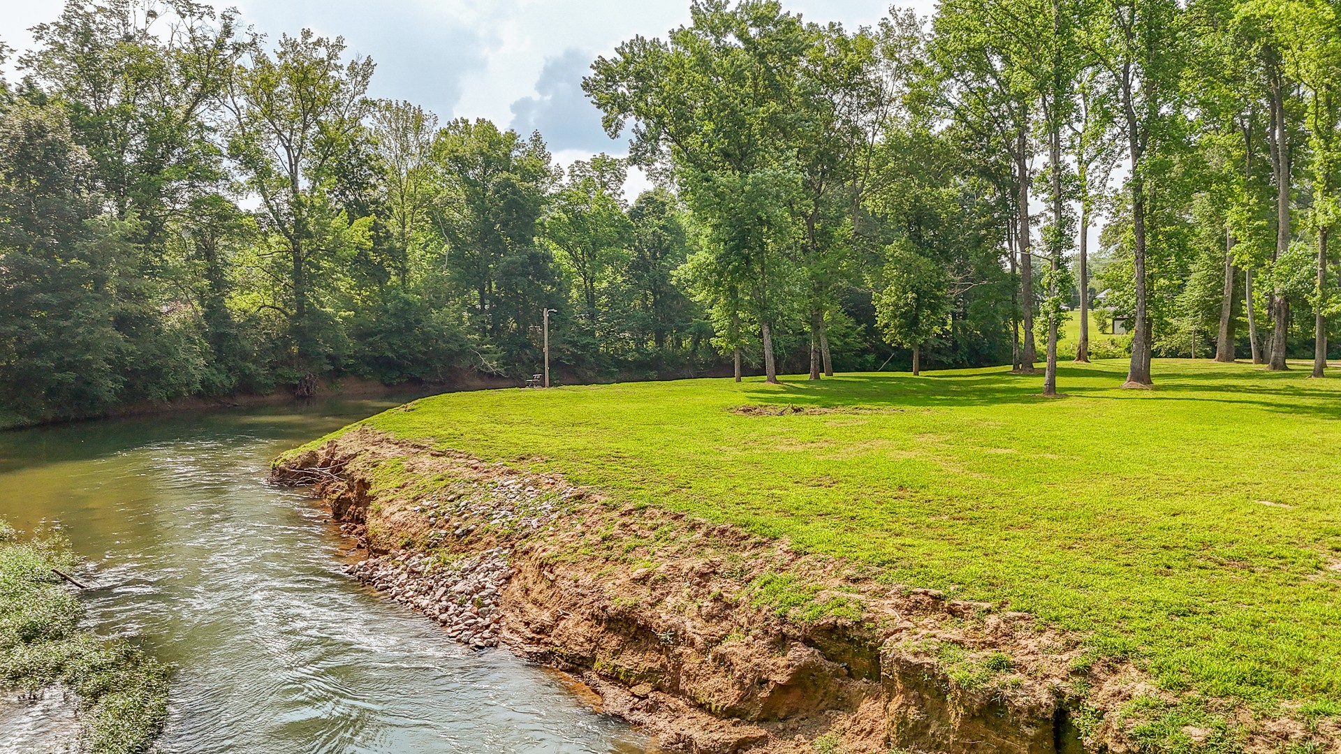 1820 Pinhook Road Savannah, TN 38372 - Photo 29 of 57 a view of a swimming pool and a yard