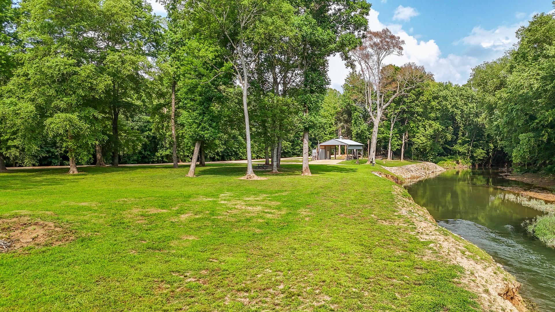 1820 Pinhook Road Savannah, TN 38372 - Photo 32 of 57 a view of a park with large trees