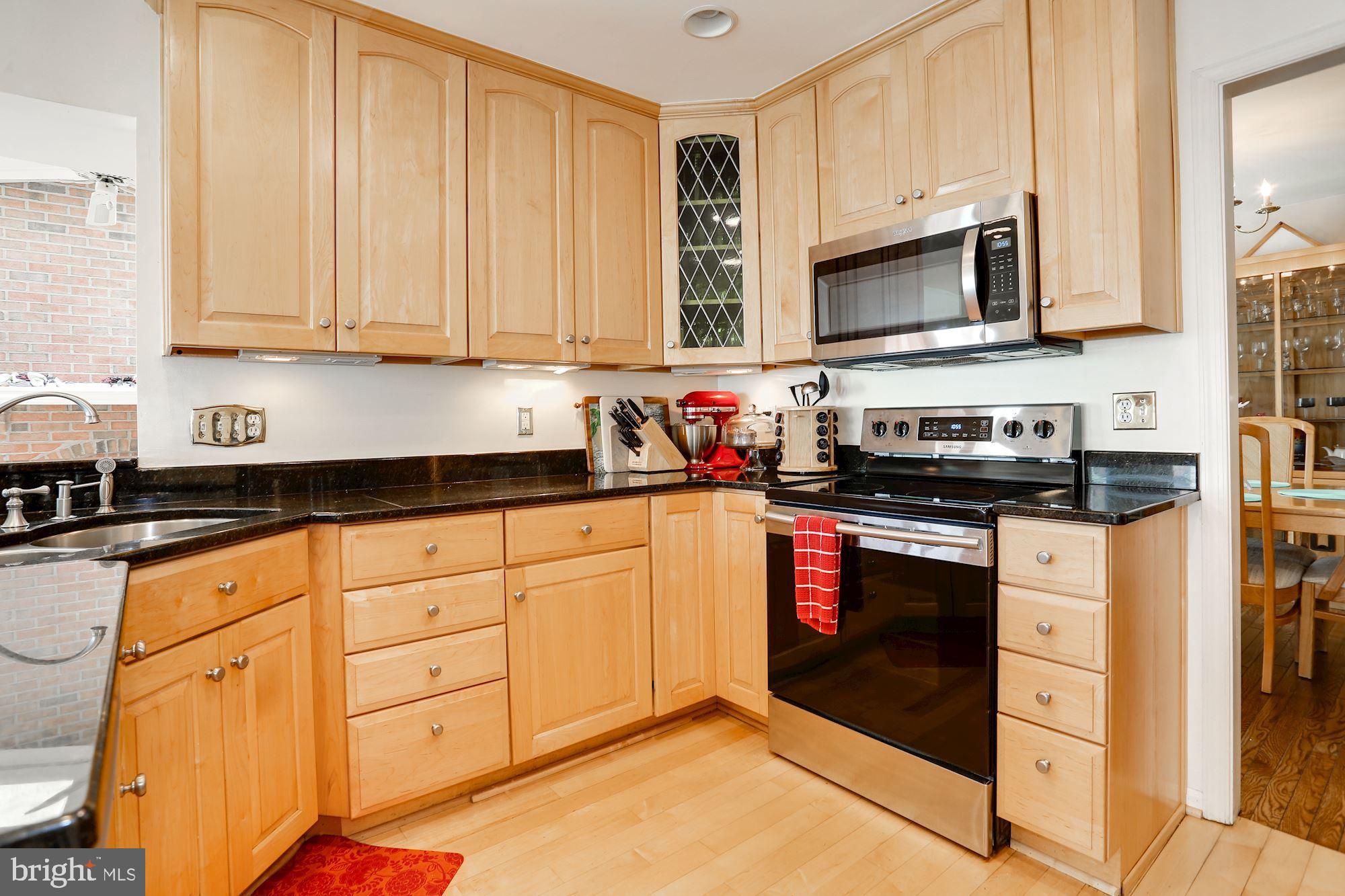6743 Morning Ride Circle Alexandria, VA 22315 - Photo 6 of 31 Kitchen