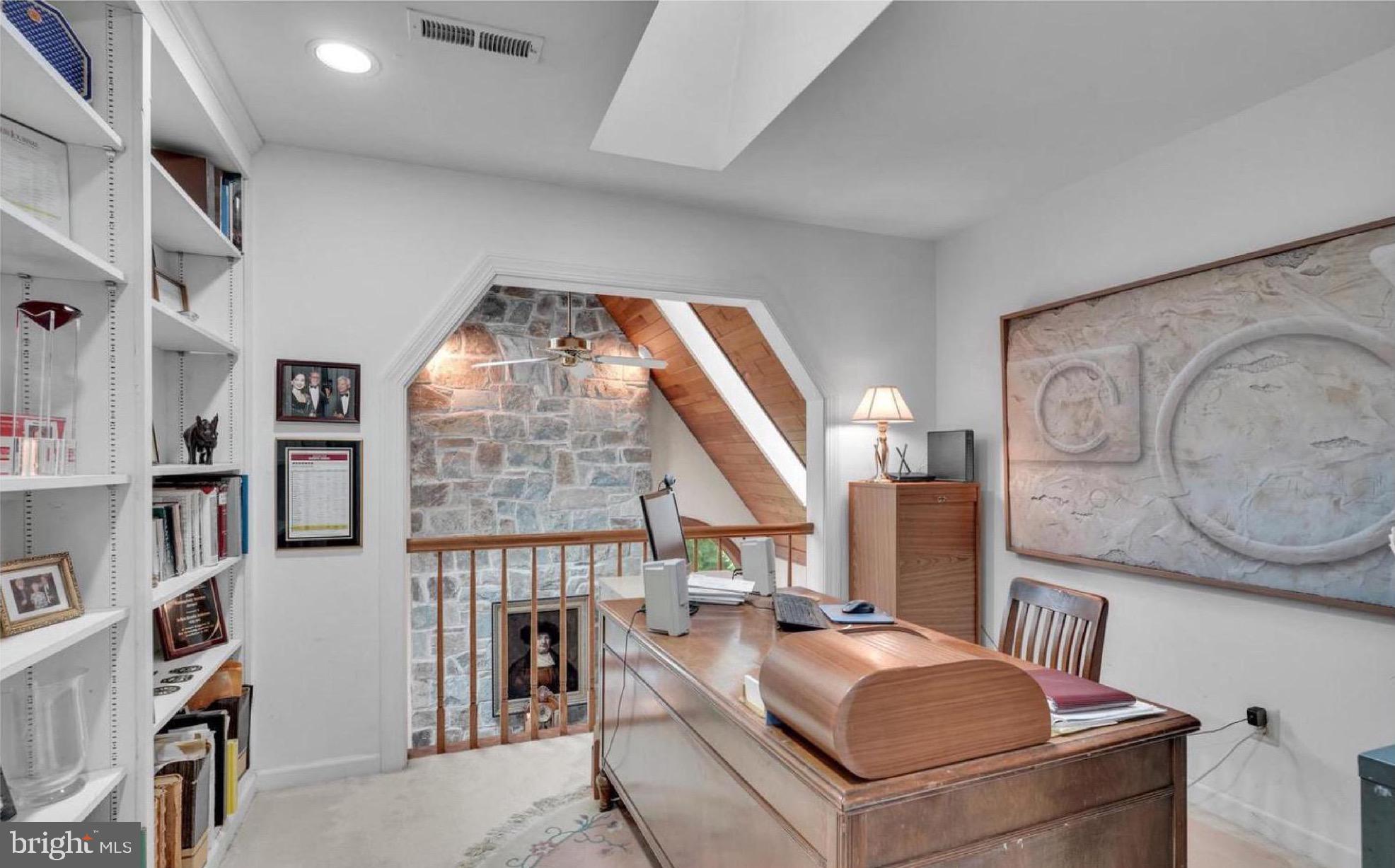 10700 Hunters Run Court Vienna, VA 22181 - Photo 15 of 58