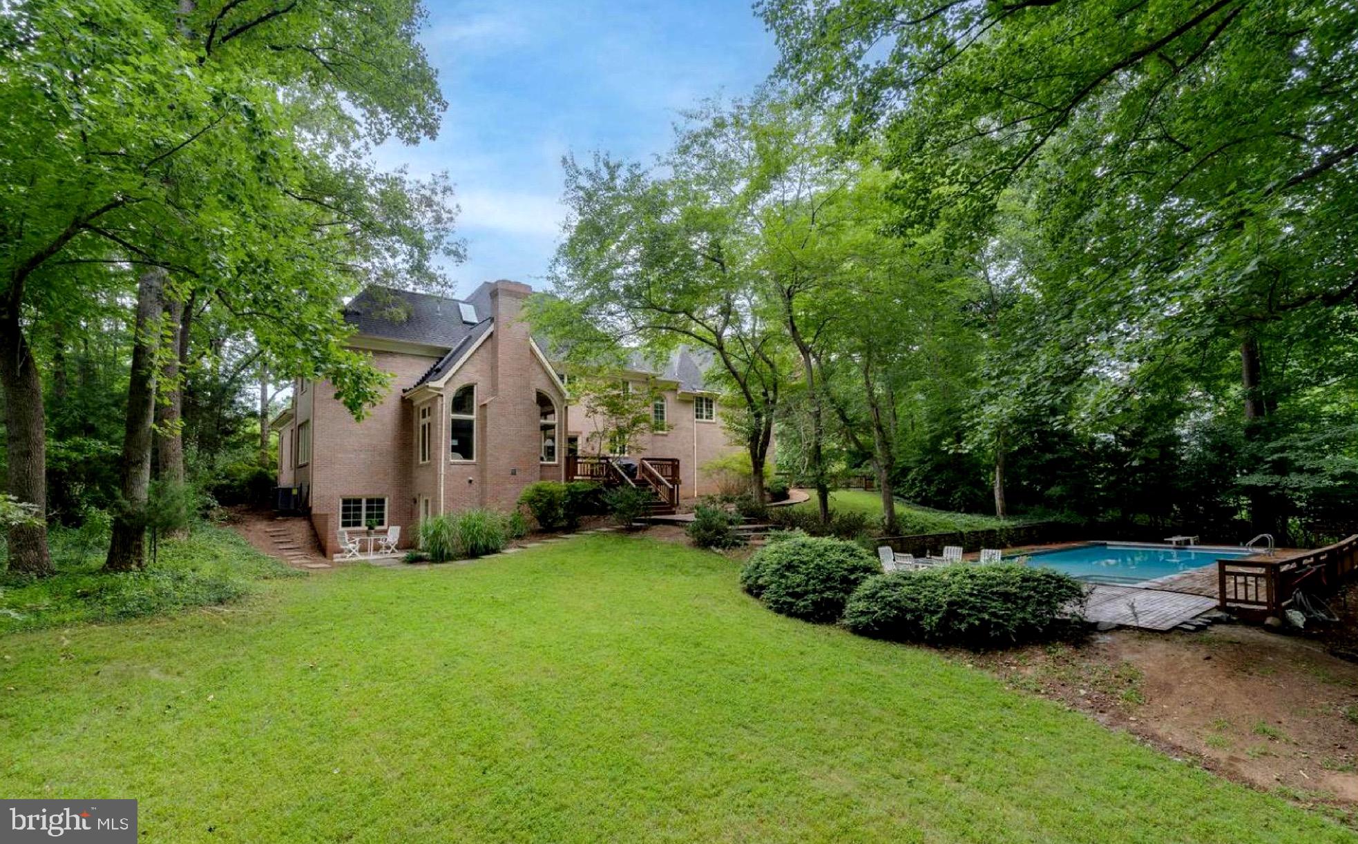 10700 Hunters Run Court Vienna, VA 22181 - Photo 2 of 58