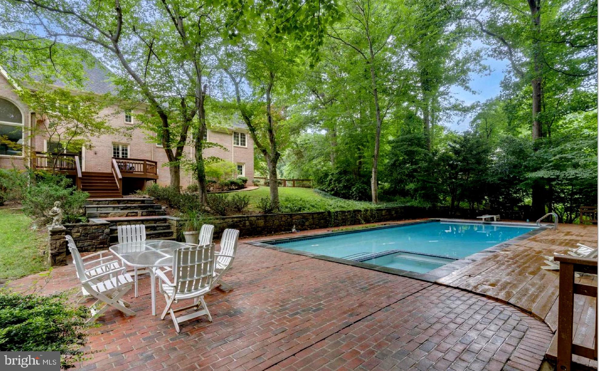 10700 Hunters Run Court Vienna, VA 22181 - Photo 3 of 58