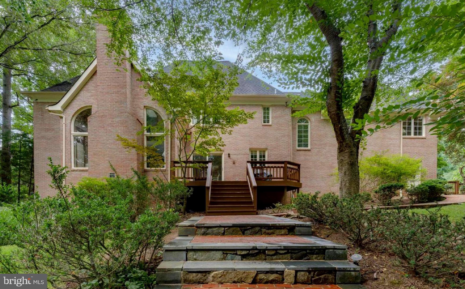 10700 Hunters Run Court Vienna, VA 22181 - Photo 4 of 58