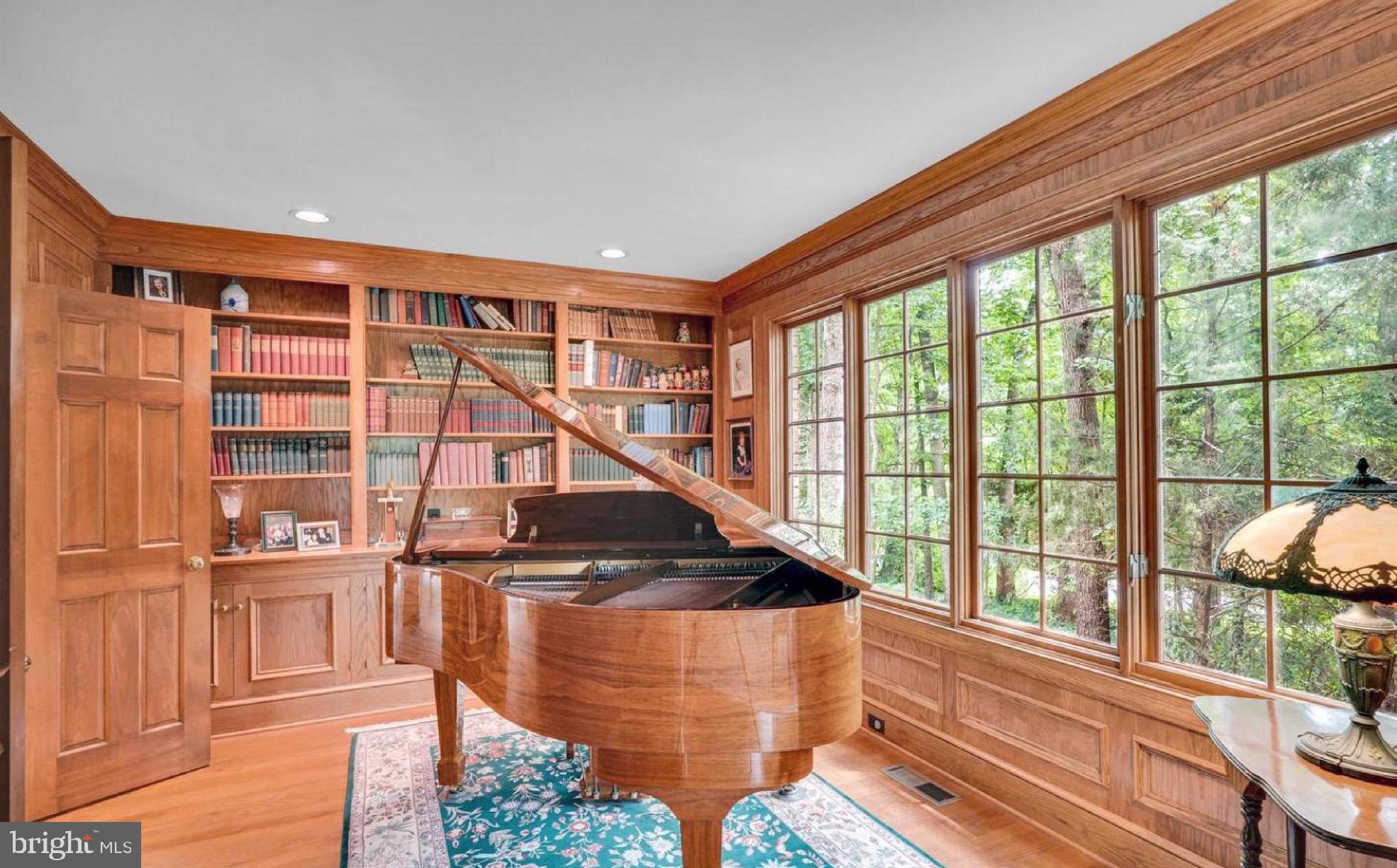 10700 Hunters Run Court Vienna, VA 22181 - Photo 8 of 58